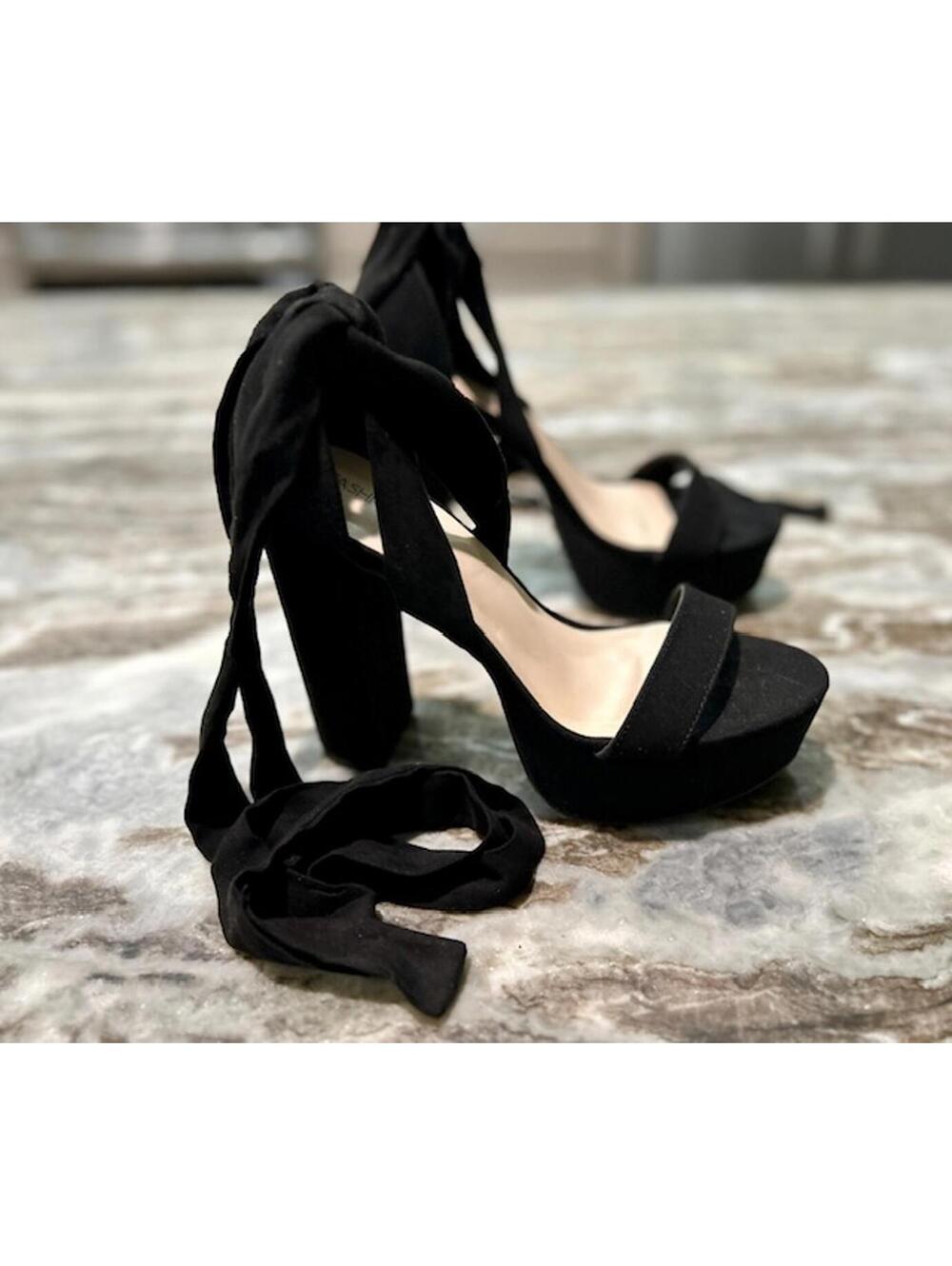 Fashion Nova Super Sexy Black Criss‑Cross Ankle Wrap Sandal 5" Block Heels